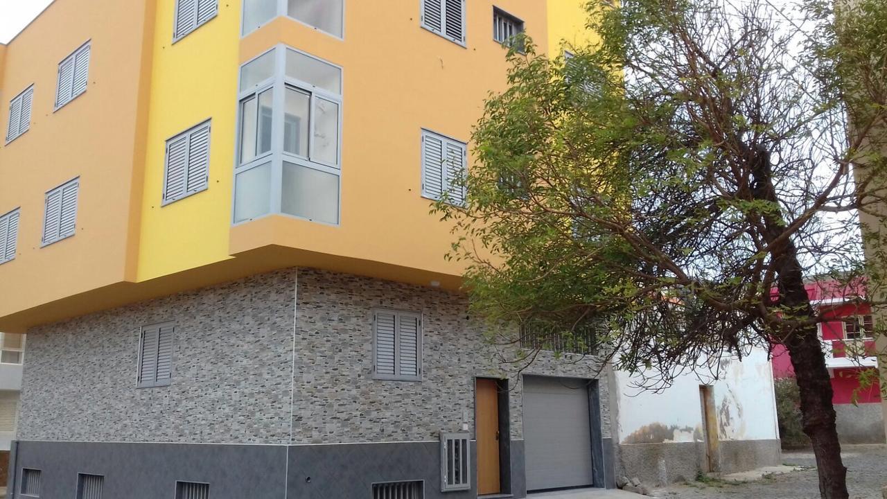 Private Apartament Celestina & Carlos Mindelo Luaran gambar